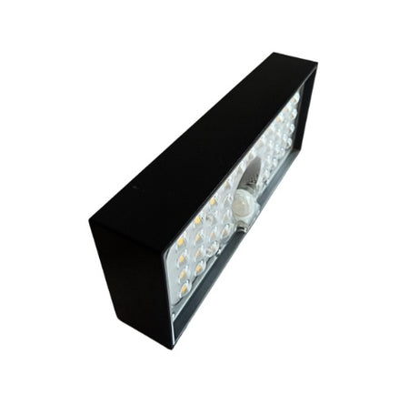 Lampada LED solare con sensore PIR e pannello