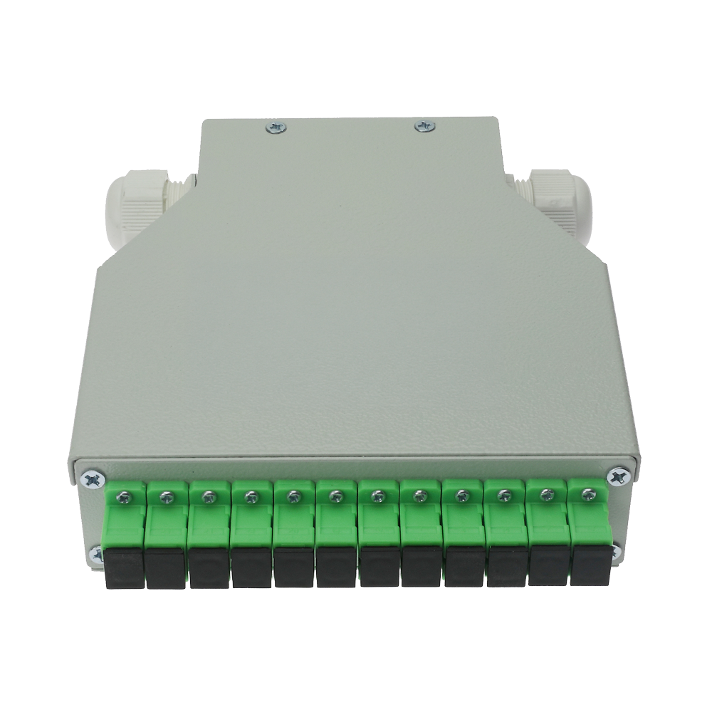 Box di distribuzione in fibra ottica per guida DIN - Include 12 adattatori SC simplex preinstallati