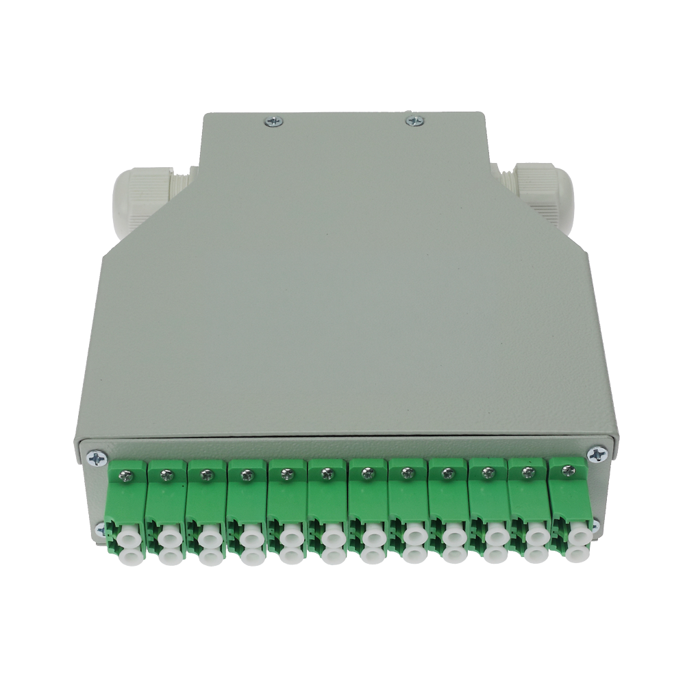 Box di distribuzione in fibra ottica per guida DIN - Include 12 adattatori LC duplex preinstallati