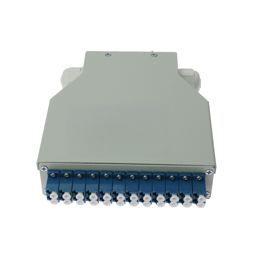 Box di distribuzione in fibra ottica per guida DIN - Include 12 adattatori LC duplex preinstallati