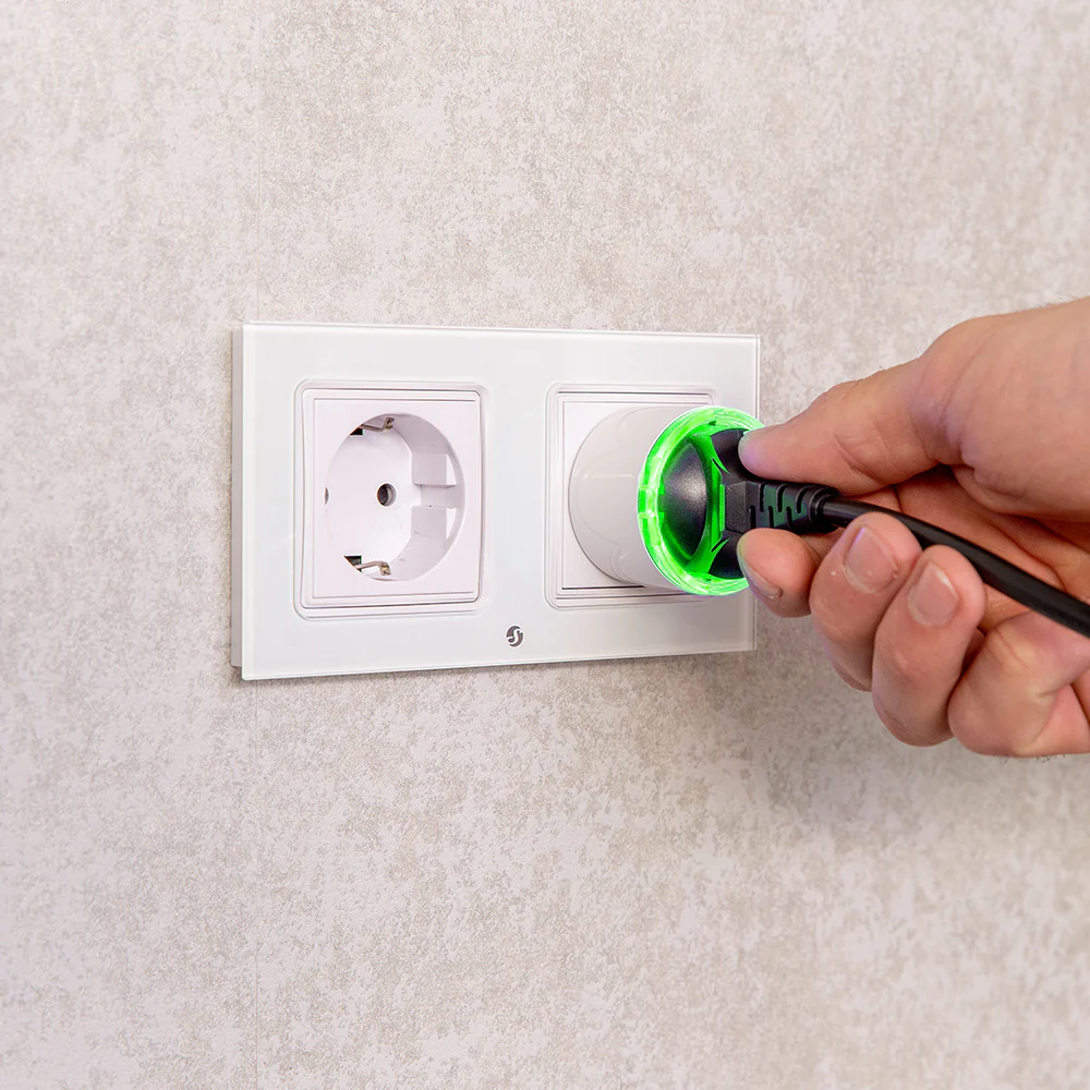 Shelly Plug PM Gen3 (Bianco) - Misurazione di tensione, corrente ed energia - Senza relè: fornitura sempre garantita